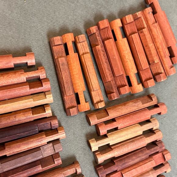 Lincoln Logs 40 2 Double Notch Round Building Blocks Wooden Red Brown Vintage - Picture 3 of 5